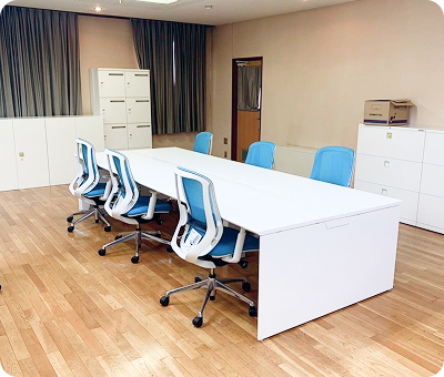 什器の搬入・組立・設置後のオフィス